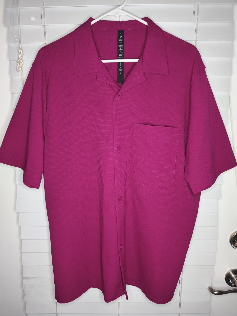 Lululemon Airing Easy Camp Collar Shirt Mens Wild Berry Button Up Large L EUC